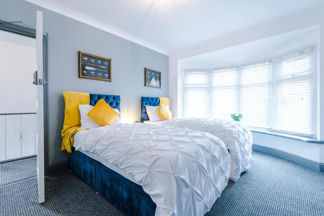 Only Family Groups - Pets Stay For Free - Sleeps 8 - Sofabed Blackpool Exterior foto