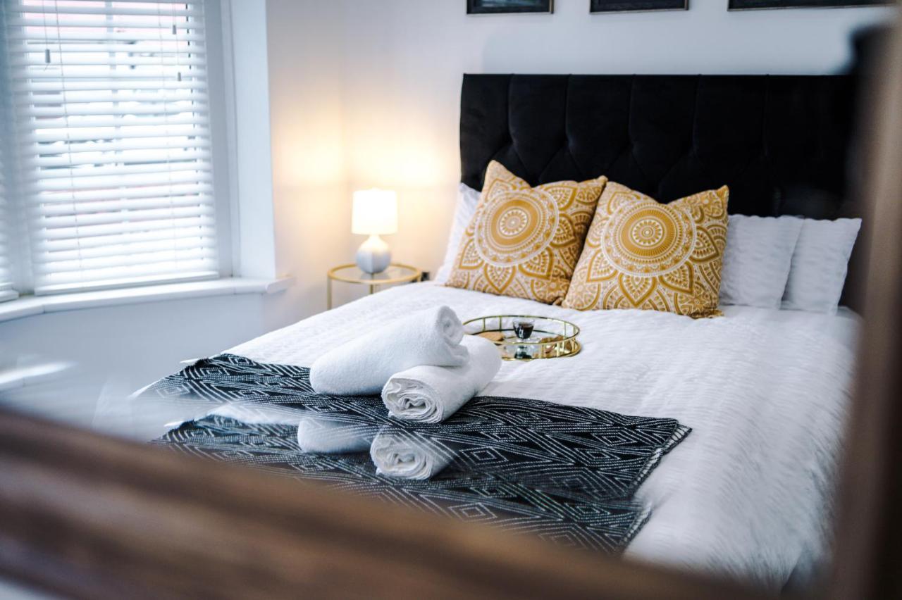 Only Family Groups - Pets Stay For Free - Sleeps 8 - Sofabed Blackpool Exterior foto
