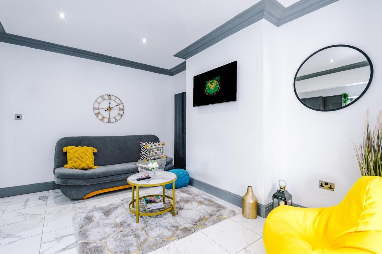 Only Family Groups - Pets Stay For Free - Sleeps 8 - Sofabed Blackpool Exterior foto