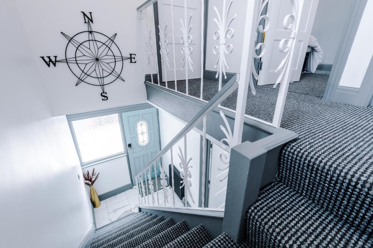 Only Family Groups - Pets Stay For Free - Sleeps 8 - Sofabed Blackpool Exterior foto