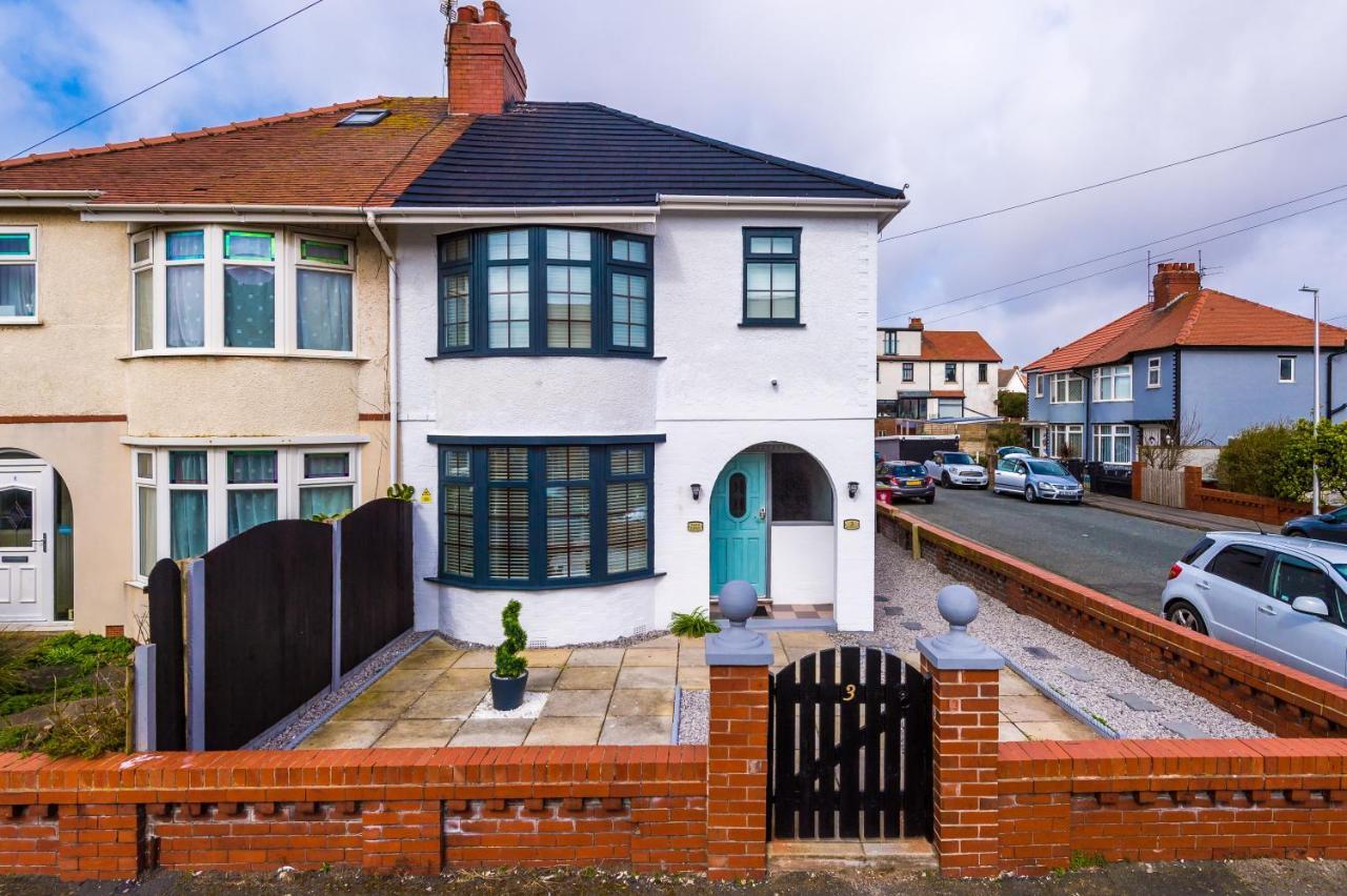 Only Family Groups - Pets Stay For Free - Sleeps 8 - Sofabed Blackpool Exterior foto