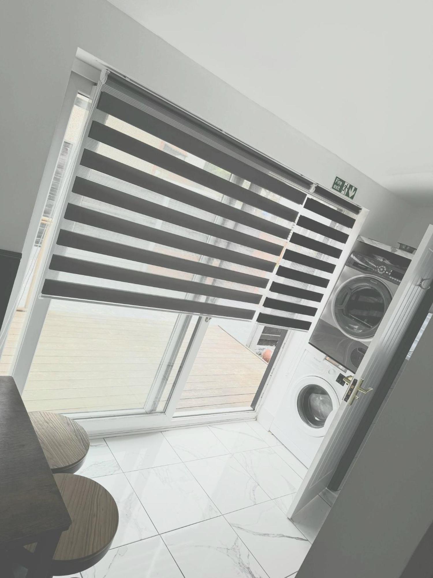 Only Family Groups - Pets Stay For Free - Sleeps 8 - Sofabed Blackpool Exterior foto