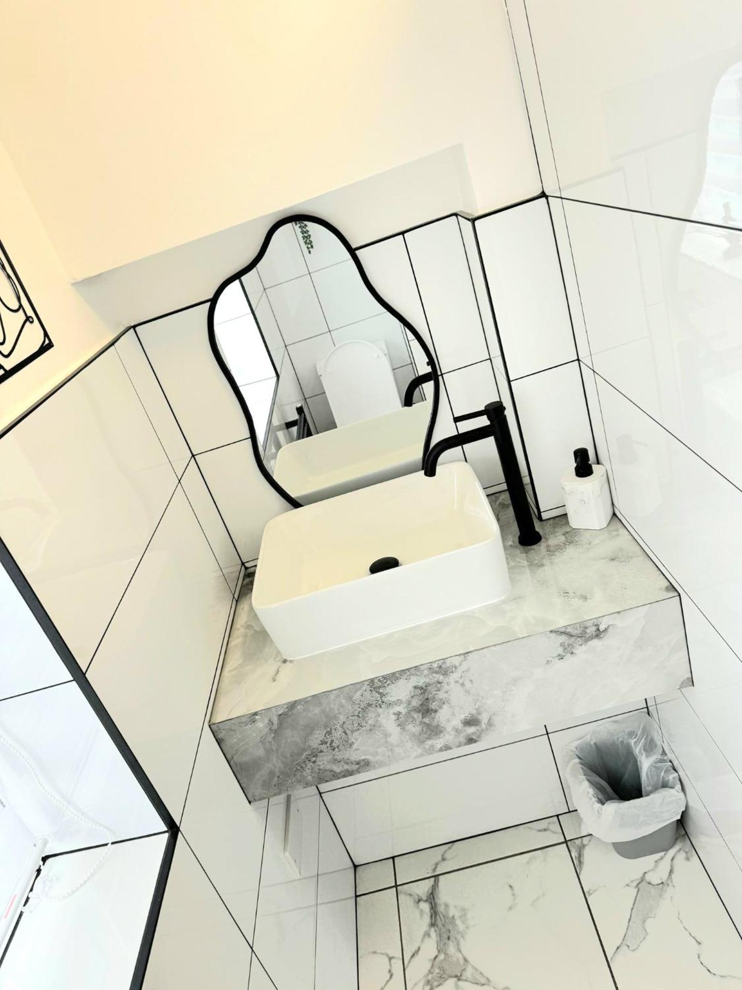 Only Family Groups - Pets Stay For Free - Sleeps 8 - Sofabed Blackpool Exterior foto